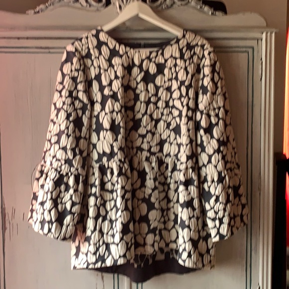 COS bell sleeve top . Purchased in London UK Brand new never worn adorable on - Picture 1 of 3